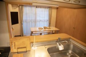 SN3A 大須徒歩10分 TV,パソコンなど設備充実 木の温もりあるナチュラルな部屋 8人可 10-minute walk to Osu Fully equipped with TV, PC, etc Natural wooden warm rooms Accommodates 8 people