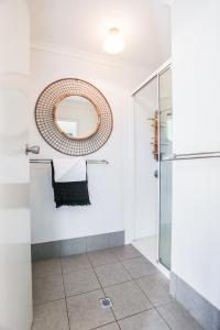 On Agnes Time - Large, 3-Bedroom, Coastal Home in Central Agnes Water, Short Walk to Stunning Main Beach