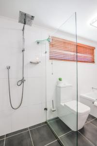 On Agnes Time - Large, 3-Bedroom, Coastal Home in Central Agnes Water, Short Walk to Stunning Main Beach