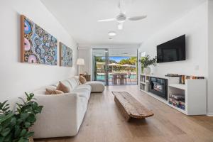 Drift 3 South with Swim-Up Balcony