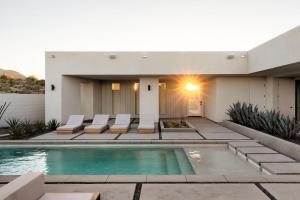 Desert Dawn by Fieldtrip Iconic Design w Pool and Spa