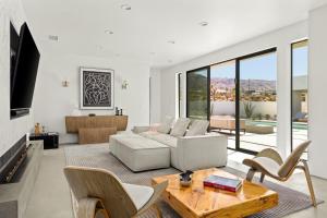 Desert Dawn by Fieldtrip Iconic Design w Pool and Spa