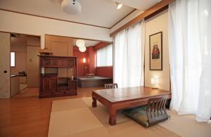 SN62 大須駅鶴舞駅最寄り 栄まで徒歩圏内 最大12名 3家族分の個室 お風呂からのスカイビュー Nearst to Osu Tsuruma Station Within walking distance to Sakae Private room for up to 12 people 3 families Sky view from the b