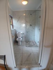 Neo & Ruks Guest Houses Boston Belleville 5