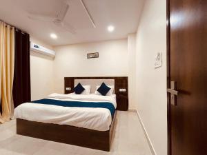 The Divine Ganga - Preferred Choice for Families with Cozy Rooms