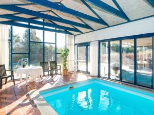 Wheelchair accesible cottage with pool