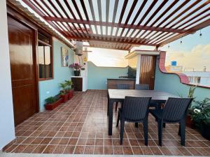 INARA - Cafe & Hostel