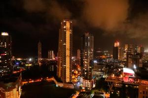 Trizen,City & Port View Luxury Apartment in Colombo