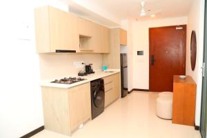 Trizen,City & Port View Luxury Apartment in Colombo