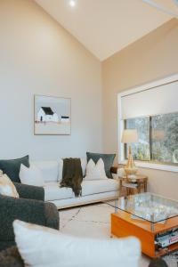 Jimmys Cabin - Kangaroos, Kookaburras, sleeps 4!