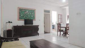 Aries Biru Hotel & Villa