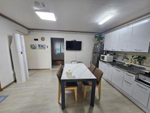 Gwangalli Tahee House