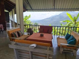 Shambala Retreat-Villa in Ella with mountain & Waterfall Views
