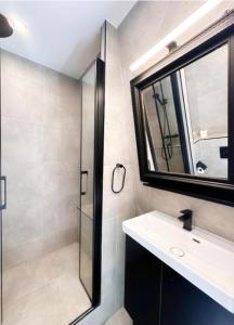 Champs-Élysées Montaigne luxe