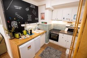 VARSANYI HOME - Live Like a LOCAL