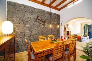 Villa Arisen by Villa Plus