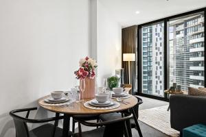 Chic 1BR Southbank Apt Near Crown Casino