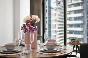 Chic 1BR Southbank Apt Near Crown Casino