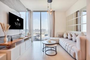 STAY BY LATINEM Luxury 1BR Holiday Home CVR A511 near Downtown