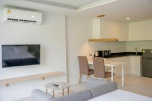 Utopia Karon - Karon Beach