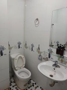 Yolo Ha Giang Bus Station Stay, Motorbike & Loop Tours