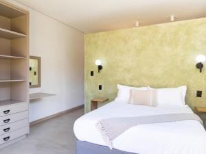 Wabi Sabie River House