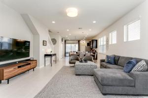 Windsor At Westside 281 - Hosted by Top Villas