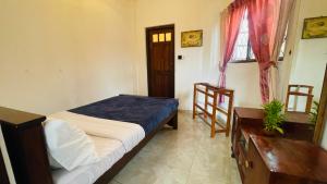 Gregory Lake Inn Resort