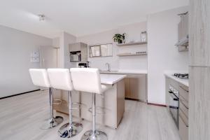 Modern 3-bedroom Ground Floor Apartment in Fourways Sandton