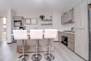 Modern 3-bedroom Ground Floor Apartment in Fourways Sandton