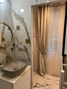 Studio Île Saint Louis 75004 Paris