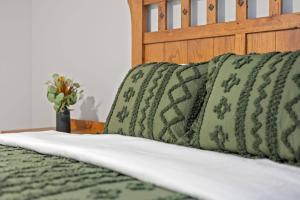 Elegant 5BR Gym+Pool Table Alpharetta