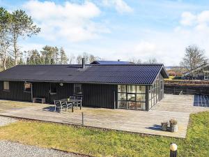8 person holiday home in Hals-By Traum