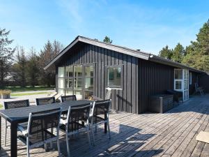8 person holiday home in Hals-By Traum
