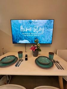 Room 1989 Cozy 1BR Shore 2 near MOA, IKEA & NAIA Airport by Prime Stay