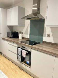 The Dyche - Central Manchester Spacious Apartment - Local Attractions