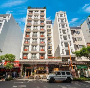 Palazzo Luxury Hotel & Bistro - Central My Khe Beach Walking Street