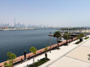 NYE Firework View - Beachfront Residence - Sea View