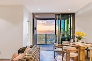 Céleste on the Star — Luxury Riverview 3 Bed Apt