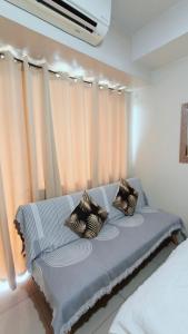 Shell Residences MOA - Josh staycation