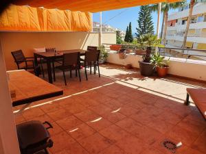 Central Benalmádena, pool & terraces