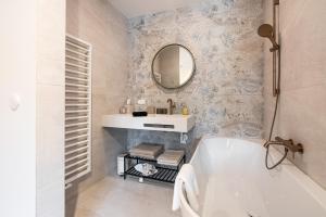 SISTERS Haus Hotel Garni