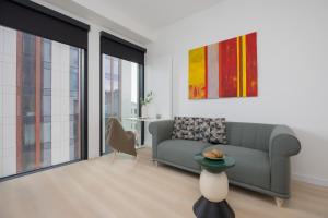 Towarowa Towers LUX Apartments with Parking & AC by Renters Prestige