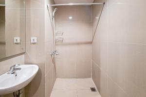 Nice and Elegant Studio at Paramount Skyline Apartment By Travelio