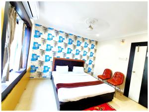 SEA VIEW FAMILY FRIENDLY HOTEL S-S Piper ! - Room with Balconies, Restaurant, Parking & Free Wi-Fi ,Beach Front Location - Best Seller Hotel In Puri