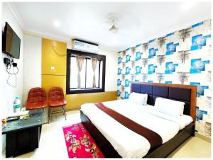 SEA VIEW FAMILY FRIENDLY HOTEL S-S Piper ! - Room with Balconies, Restaurant, Parking & Free Wi-Fi ,Beach Front Location - Best Seller Hotel In Puri