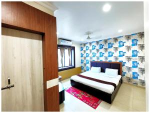 SEA VIEW FAMILY FRIENDLY HOTEL S-S Piper ! - Room with Balconies, Restaurant, Parking & Free Wi-Fi ,Beach Front Location - Best Seller Hotel In Puri