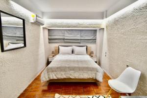 Kolonaki Spacious 1 Bd Apt with Outdoor Patio