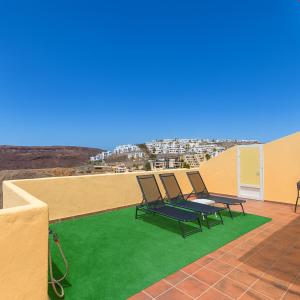 Private Solarium Home - Terrace & Beach Views