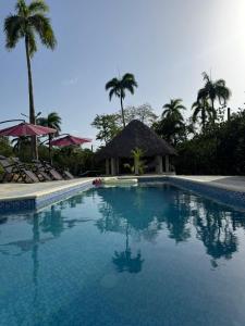 Charming Bungalow with Pool